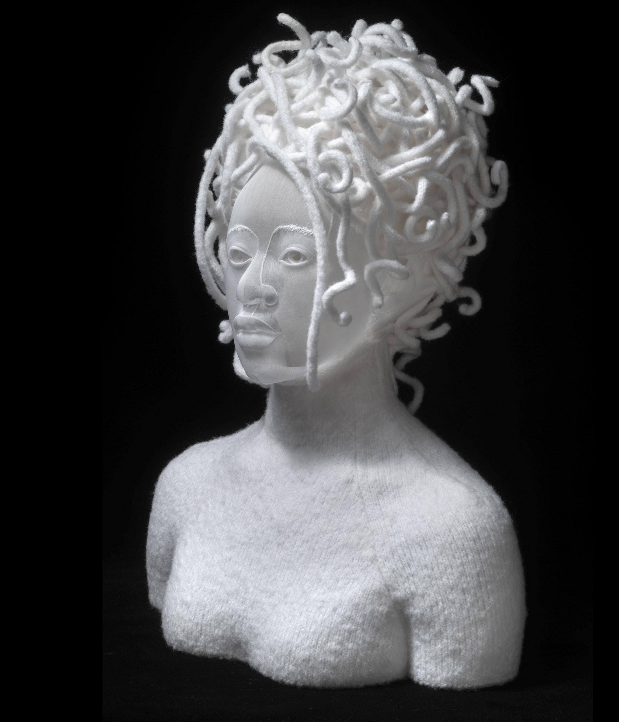Médusa sculpture en organdi caisson 50x40x67 cm